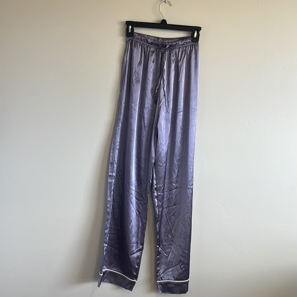 NWOT Revolve | Lovers + Friends Madison PJ Set | Lilac | Size XL - Picture 5 of 6